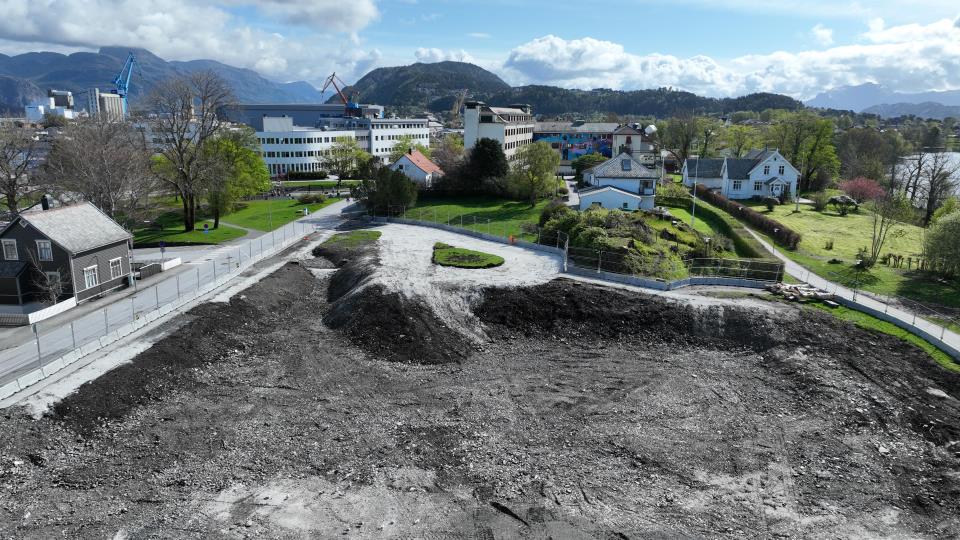 Lenkje til artikkel: Sjå fugleperspektiv og video av tomta til Albertatunet